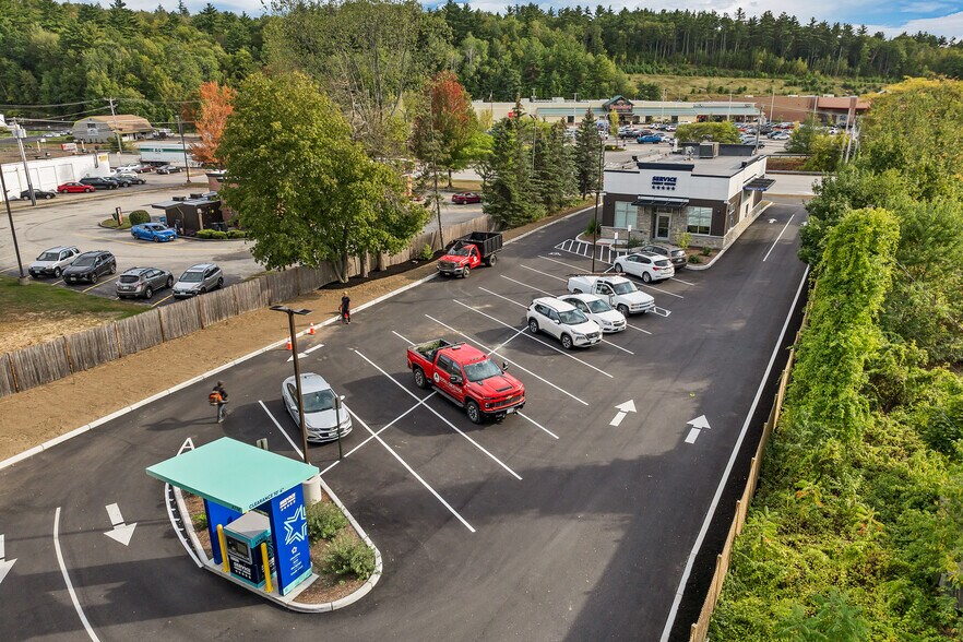 More Photos Of 5 Sargents Pl, Gilford General Retail For Sale