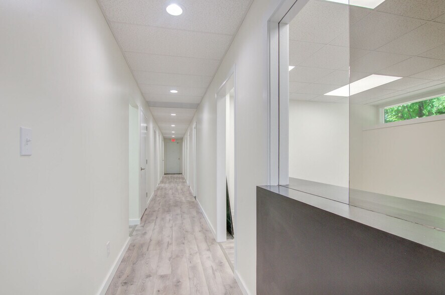 More Photos Of 1010 Burr St, Jackson Medical For Lease