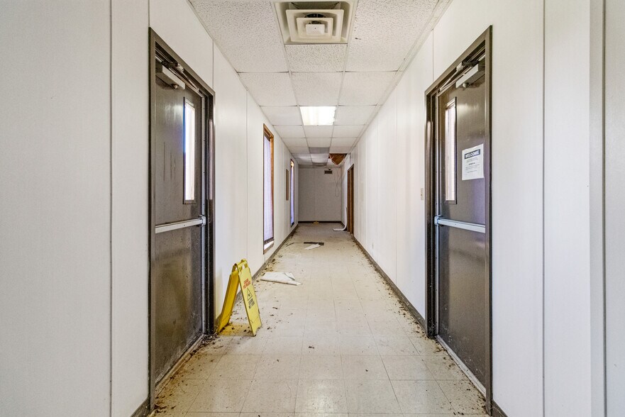 More Photos Of 214 N School St, Winfield Light Distribution For Sale