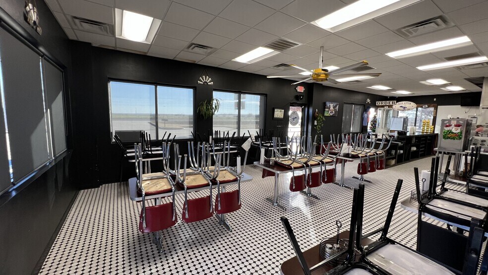 More Photos Of 1107 NW 32nd St, Newcastle Restaurant For Sale