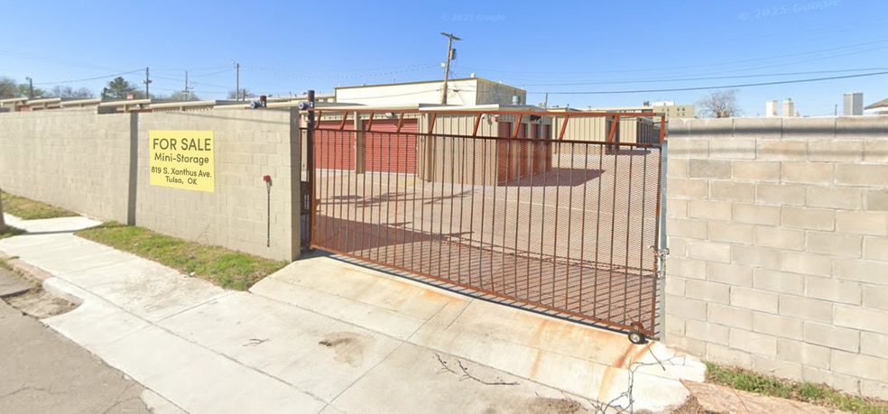 More Photos Of 819 S Xanthus Ave, Tulsa Self Storage For Sale