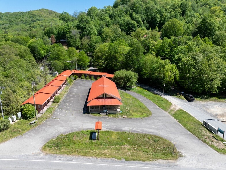 More Photos Of 11242 US-19, Maggie Valley Hotel For Sale