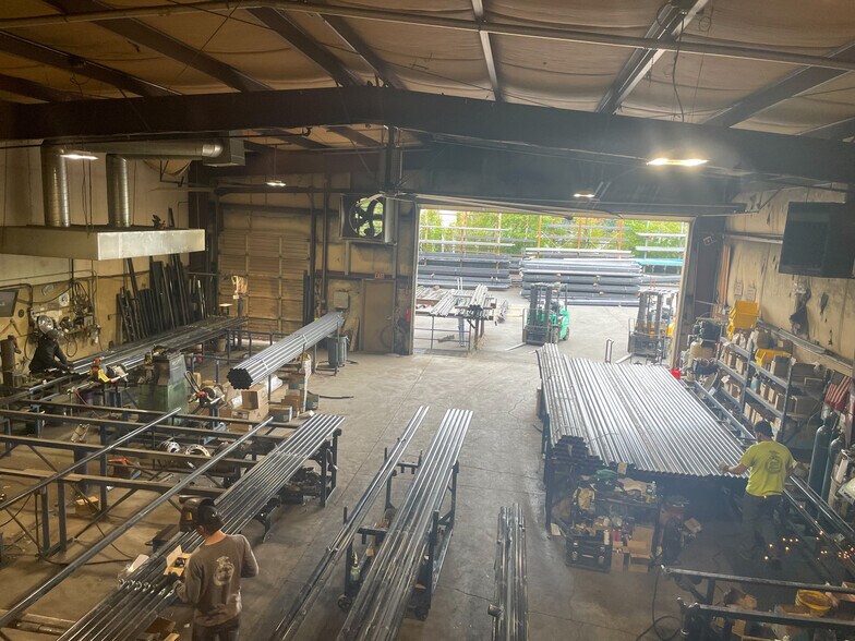 More Photos Of 19435 SW 129th Ave, Tualatin Warehouse For Sale