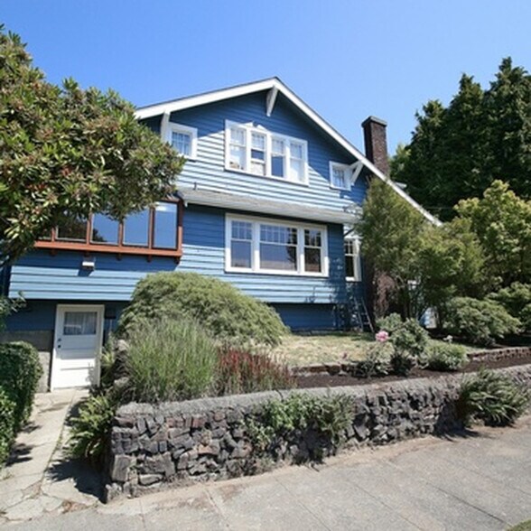 More Photos Of 1302 N 49th St, Seattle Apartments For Sale