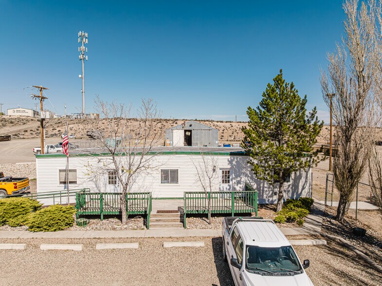 More Photos Of 824 Poplar St, Carlin Industrial For Sale
