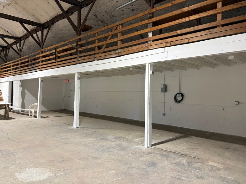 More Photos Of 1354 W College St, Murfreesboro Flex For Lease