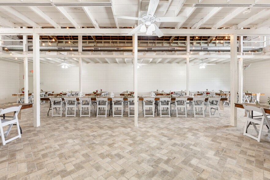 More Photos Of 53447 Highway 290, Hempstead Specialty For Sale