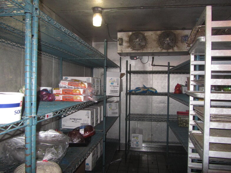 More Photos Of 4425 Highway 55, Medina Restaurant For Sale