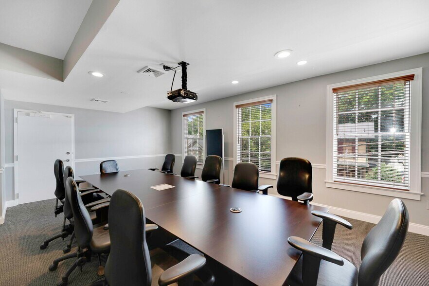 More Photos Of 201-203 Loudoun St SW, Leesburg Office Residential For Lease