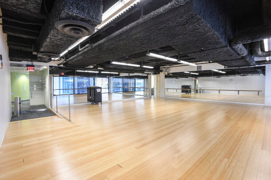 More Photos Of 221 E 4th St, Cincinnati Office For Lease