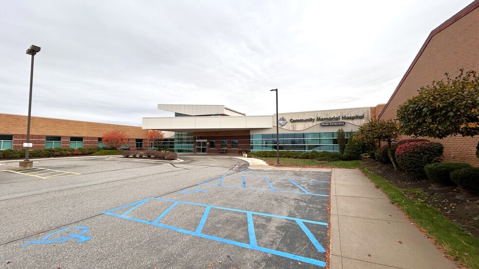 More Photos Of 208 Columbus St, Hicksville Hospital For Sale