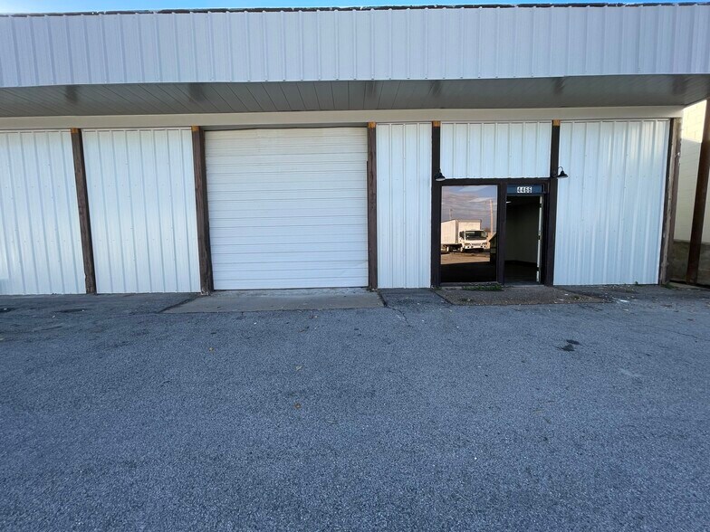 More Photos Of 4466 S 74th Ave, Tulsa Manufacturing For Sale