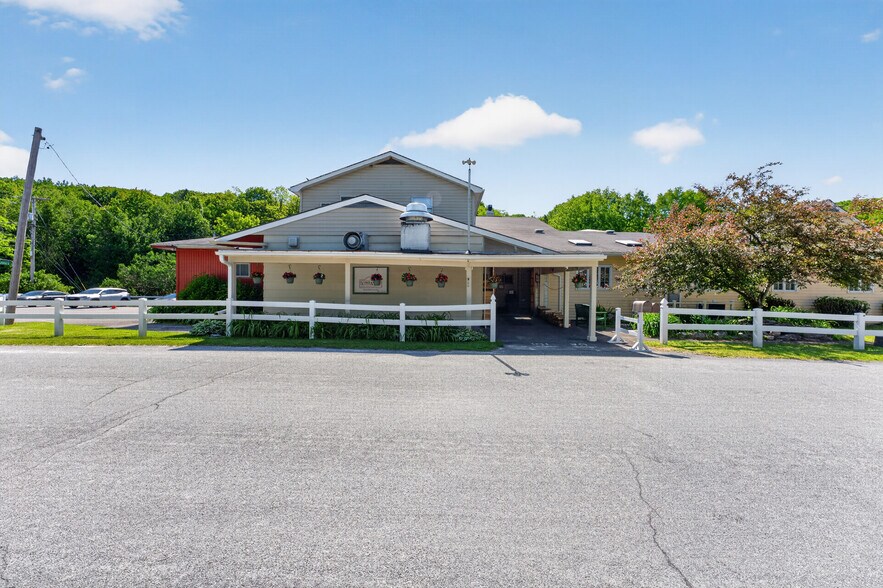 More Photos Of 160 Creamery Rd, Greenville Restaurant For Sale