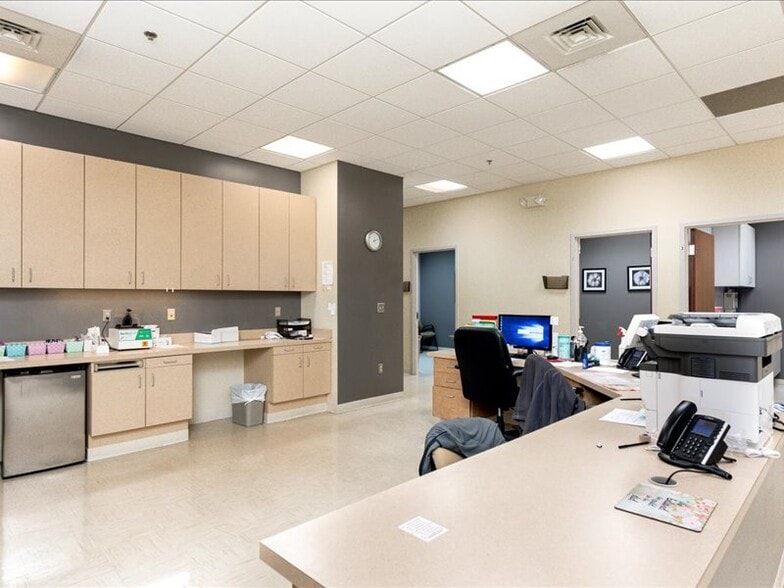 More Photos Of 6785 Business Pky, Elkridge Research And Development For Sale