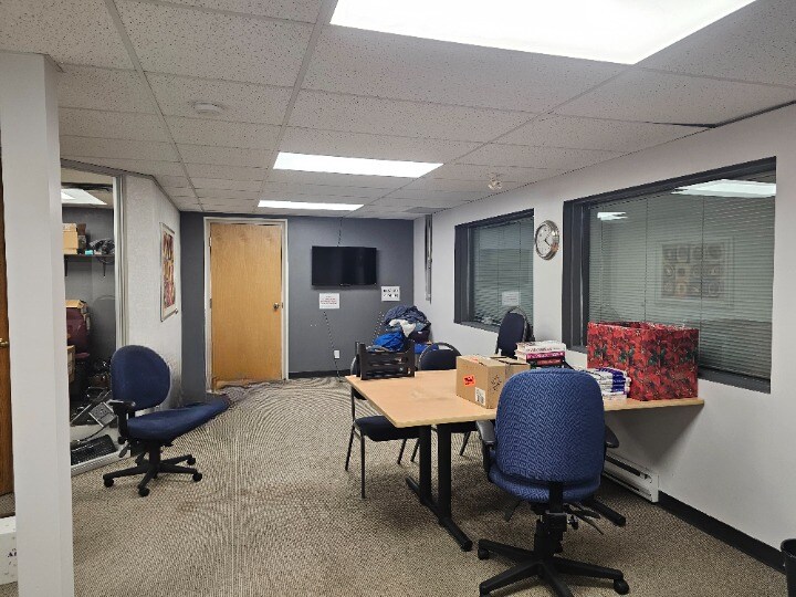 More Photos Of 879 Victoria St, Prince George Office For Sale