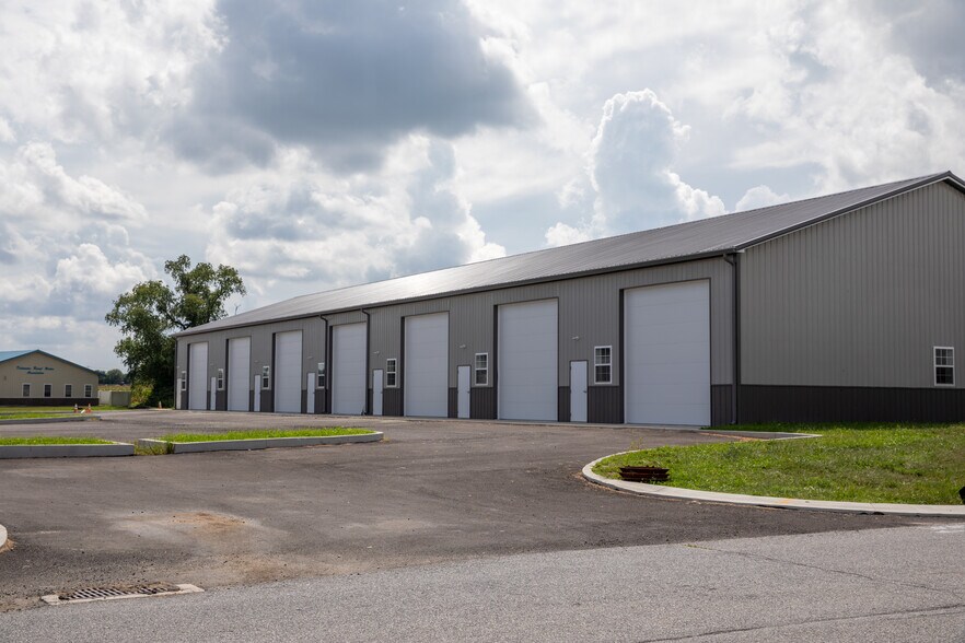 More Photos Of 320 Mullet Run, Milford Light Distribution For Lease