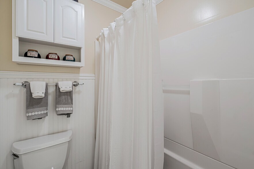 More Photos Of 602 W K St, Benicia Freestanding For Sale