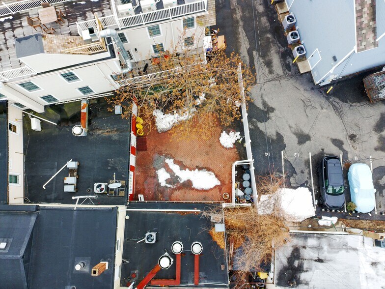 More Photos Of 96-100 South St, Oyster Bay Storefront Retail Residential For Lease