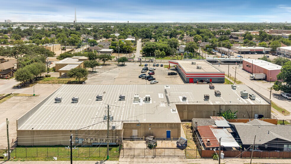 More Photos Of 2601-2619 Fulton St, Houston Unknown For Lease