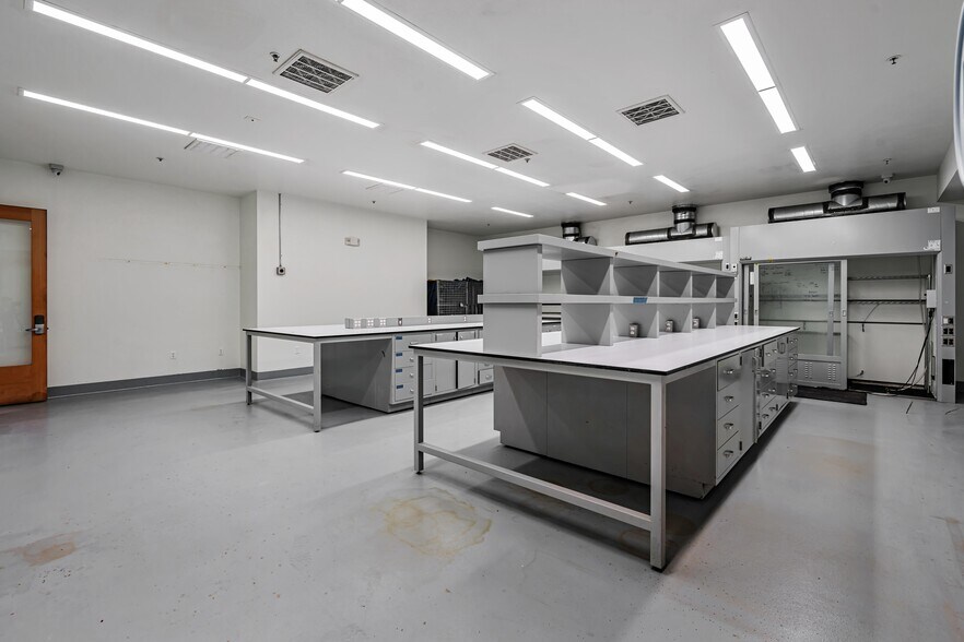 More Photos Of 1320 #1 9th St, Berkeley Industrial For Sale