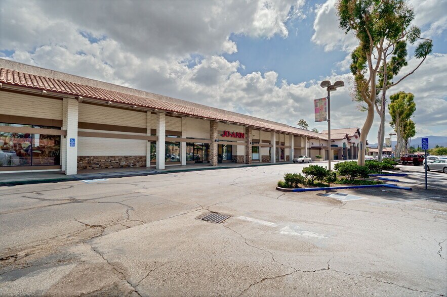 More Photos Of 1300-1530 N Moorpark Rd, Thousand Oaks Unknown For Lease