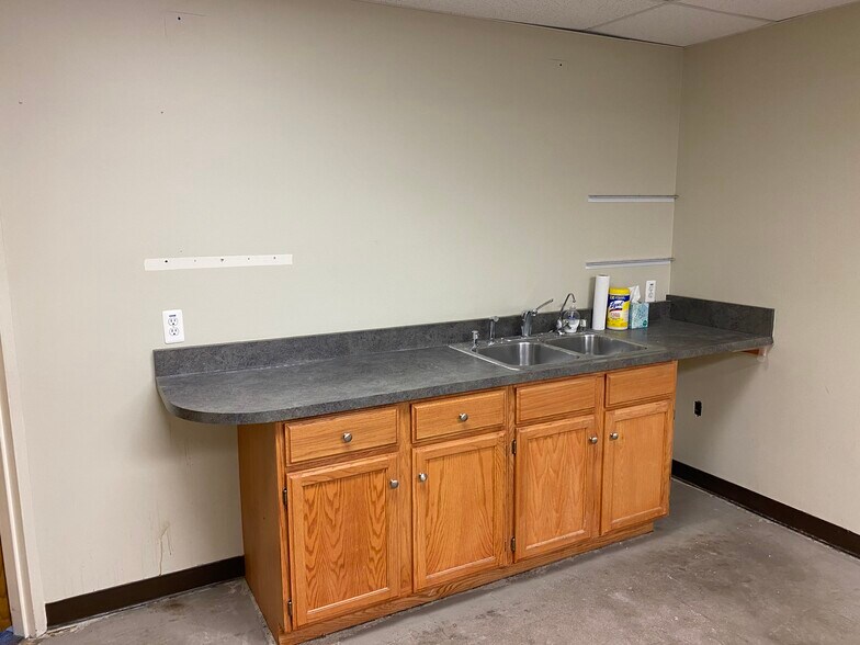 More Photos Of 231 Mac Ave, East Lansing Storefront Retail Office For Lease