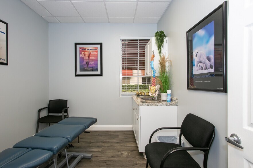 More Photos Of 5451 N University Dr, Coral Springs Office For Sale