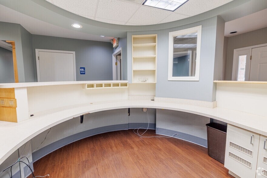 More Photos Of 3810 Williamsburg Park Blvd, Jacksonville Office For Sale
