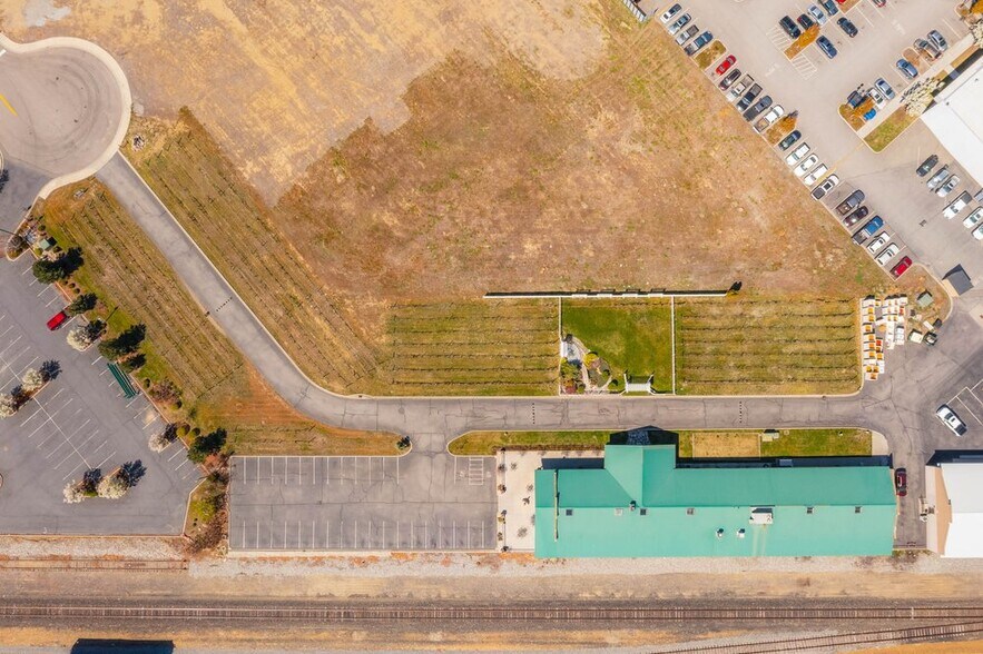 Primary Photo Of 1 Vineyard Way, Wenatchee Specialty For Sale