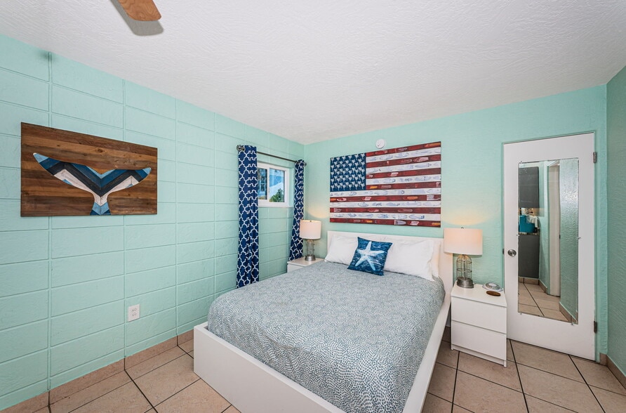 More Photos Of 12100 Gulf Blvd, Treasure Island Hotel For Sale