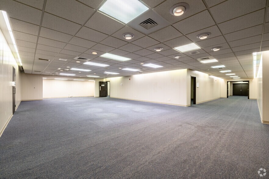 More Photos Of 4802 Texas Blvd, Texarkana Office For Sale