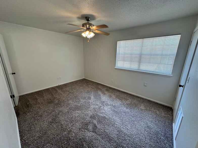 More Photos Of 700-710 NW 17th St, Oklahoma City Apartments For Sale