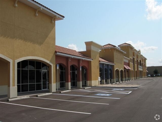 More Photos Of 1076 E Brandon Blvd, Brandon General Retail For Lease