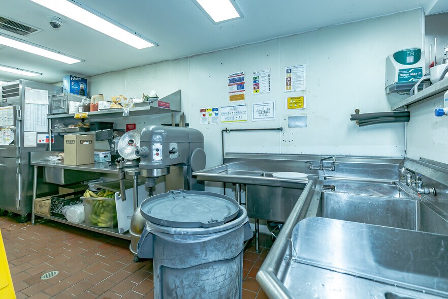 More Photos Of 254-02 Rockaway Blvd, Jamaica General Retail For Sale