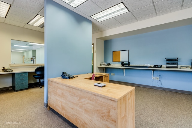 More Photos Of 501 Oakley Ave, Streator Office For Sale
