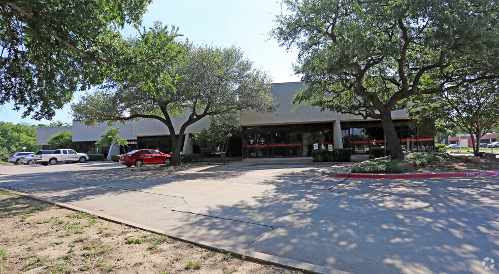 More Photos Of 1451 Empire Central Dr, Dallas Research And Development For Lease