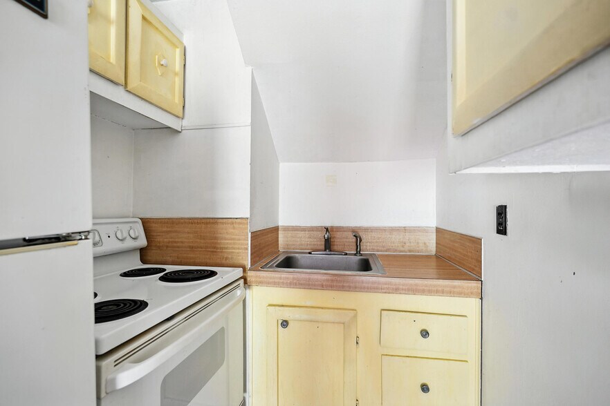 More Photos Of 14694 Wallace Pike, Abingdon Multifamily For Sale