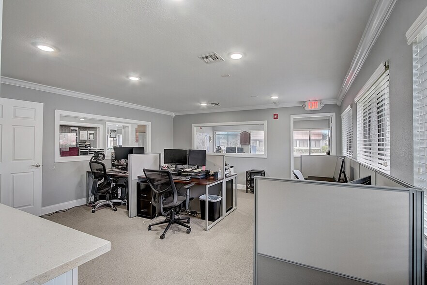 More Photos Of 201 W SR 434, Winter Springs Medical For Lease