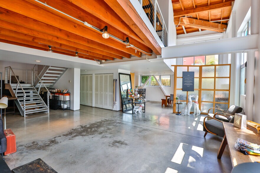 More Photos Of 2100 Abbot Kinney Blvd, Venice Office For Lease