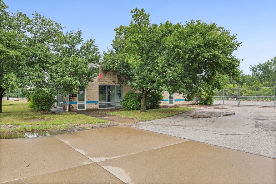 More Photos Of 37401 Stevens Blvd, Willoughby Flex For Lease