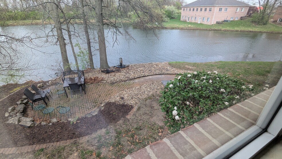 More Photos Of 1668 Windham Way, O'Fallon Office For Sale