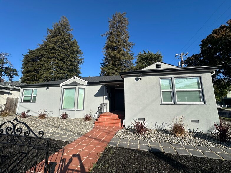 More Photos Of 1600 B St, Hayward Office For Lease