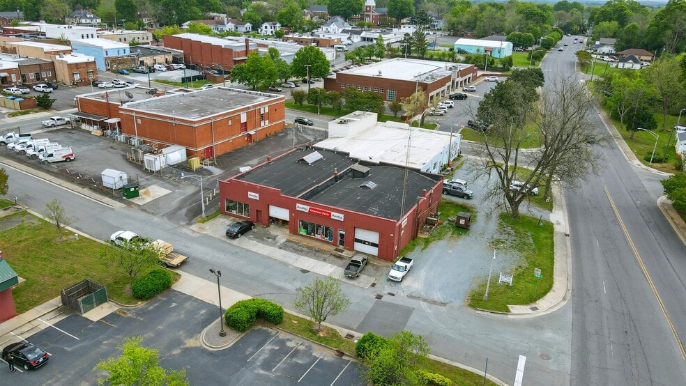 More Photos Of 315 W Morgan St, Monroe Auto Repair For Sale