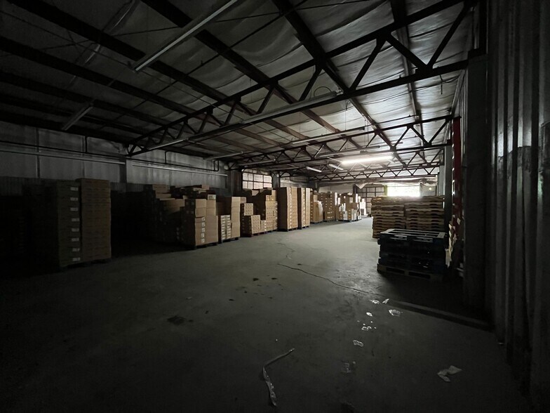 More Photos Of 709 Curtis St, Monroe Manufacturing For Lease