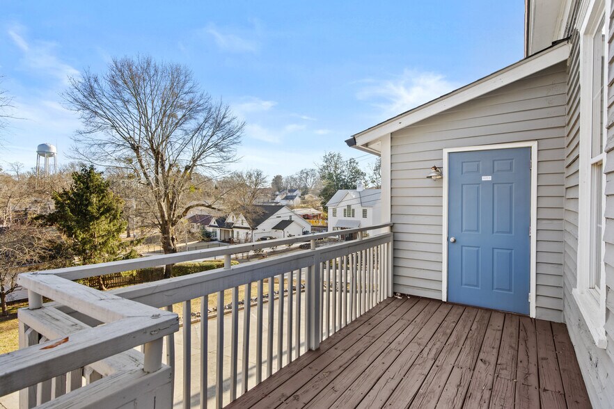 More Photos Of 90 E Moreno St, Buford Office Residential For Sale