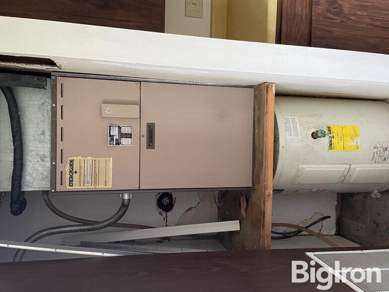 More Photos Of 130 S 5th St, Hebron Apartments For Sale