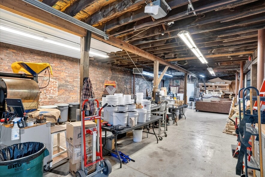 More Photos Of 33 W Olive St, Aurora General Retail For Sale