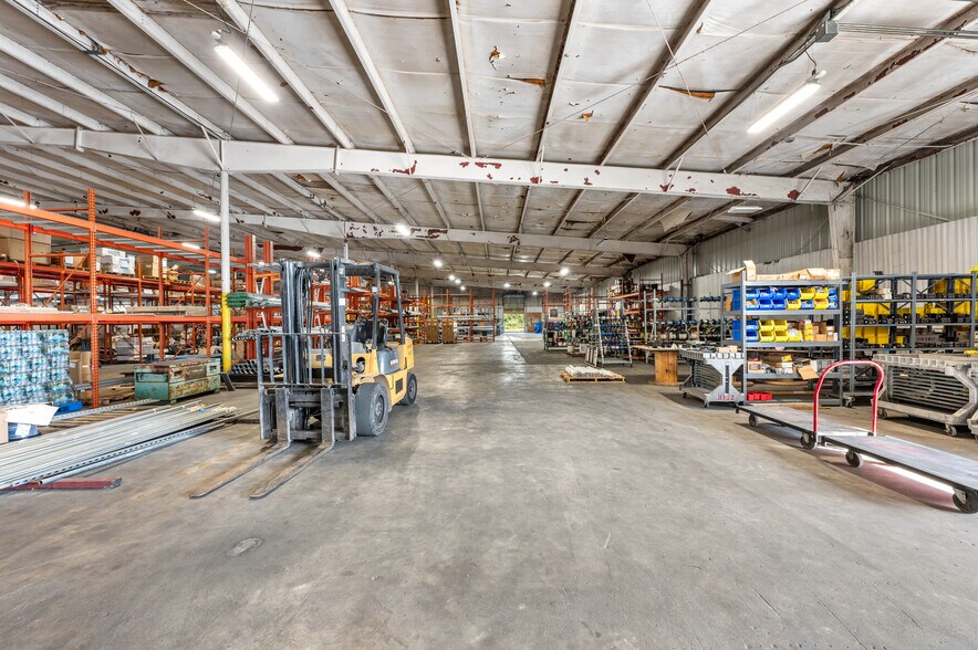 More Photos Of 5115 Frontage Rd N, Lakeland Manufacturing For Lease