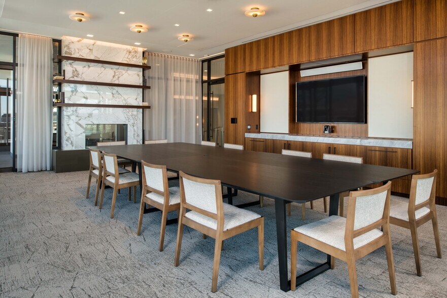 More Photos Of 601 Pennsylvania Ave NW, Washington Office For Lease