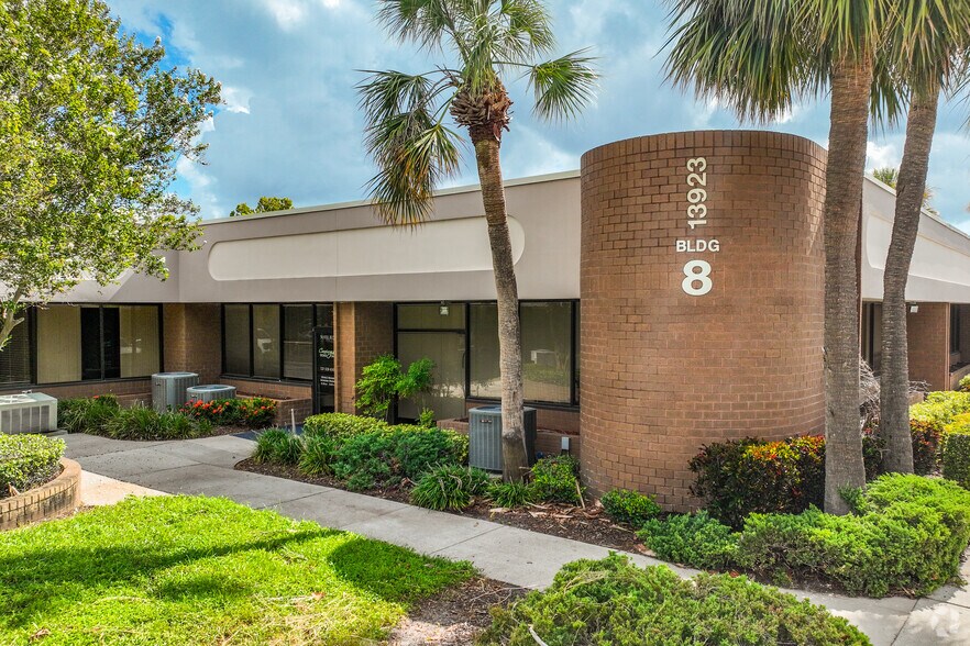 More Photos Of 13830 N 58th St, Clearwater Unknown For Lease